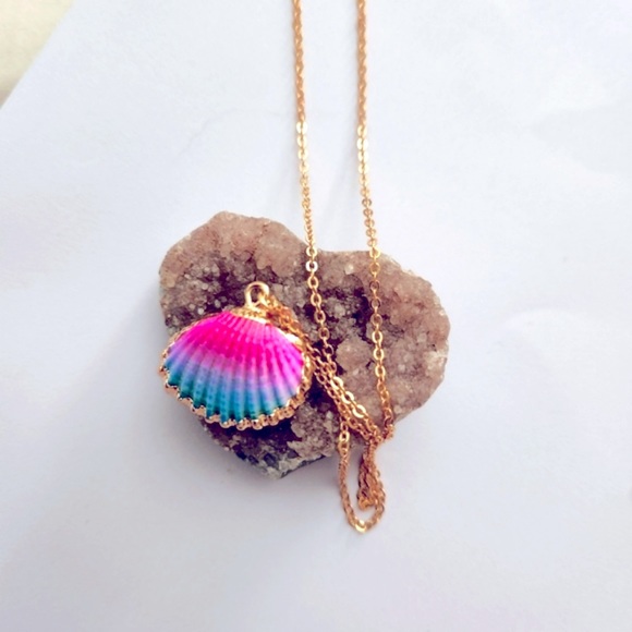 Women’s necklace Seashell and Gold Necklace Nwt - Picture 8 of 12